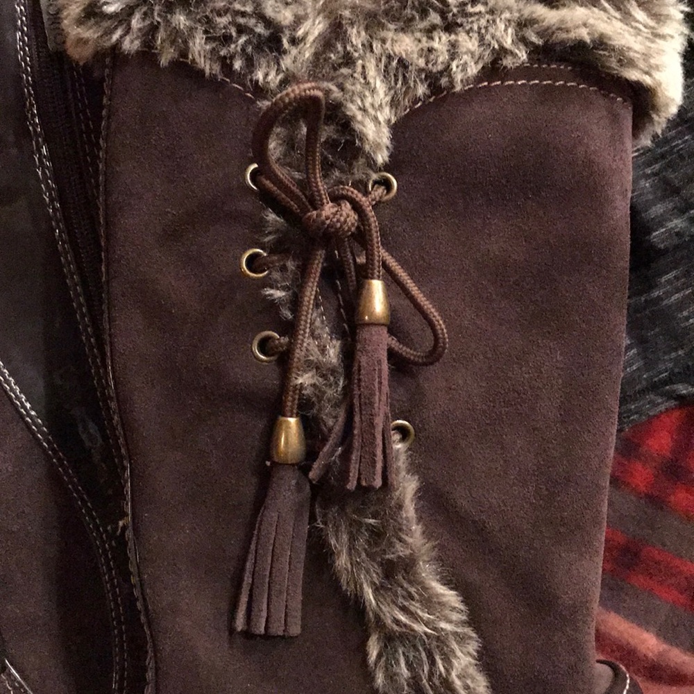 Boots - Picture 3 of 4